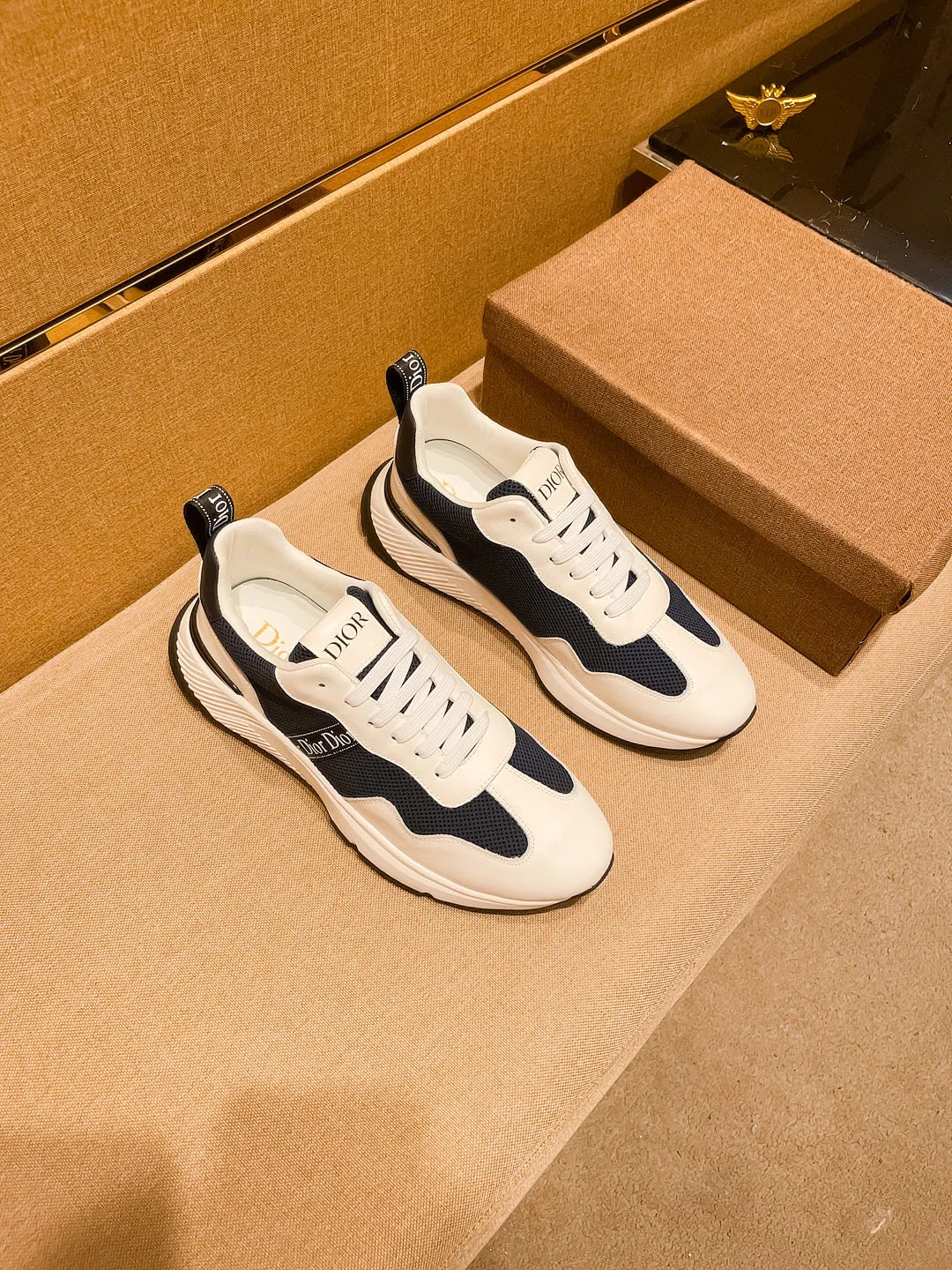 🚘🚘Factory batch 460💰🔥[Dior]🔥Men's high-end brand of shoes official website 1:1 latest masterpiece: the upper is made of Italian imported first-layer cowhide with a comfortable and breathable lining➕original non-slip and wear-resistant outsole🔥, making walking more convenient and comfortable! An exclusive new model, a stunning work, a beautiful 1:1 replica [color] compared to the official quality! Create a fashionable personality to set off your uniqueness! A must-have for trendy men! Classic🔥Size: 38-44 Color: 🔥 2⃣️colors available🔥